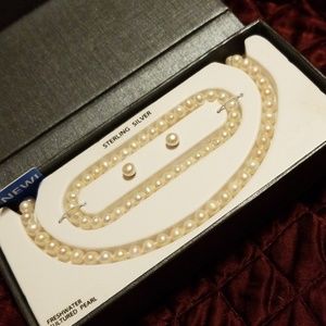 Beautiful fresh water cultured pearl set
